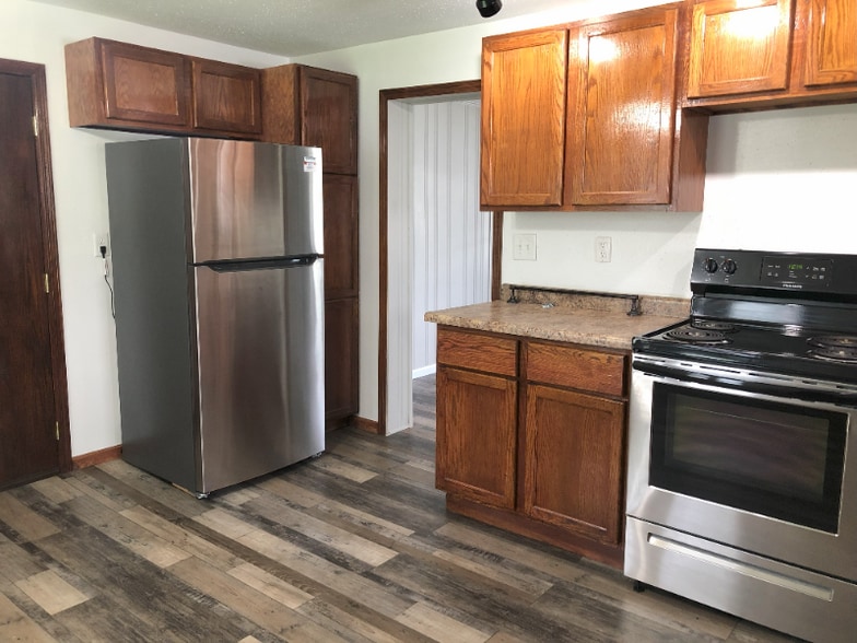 Building Photo - 310 E Saratoga St