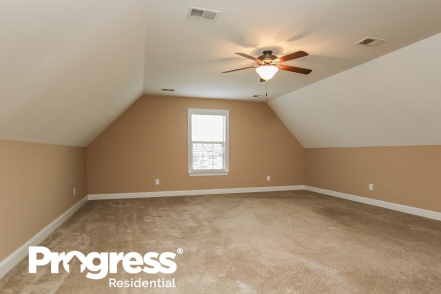 Building Photo - 1703 Drayton Dr