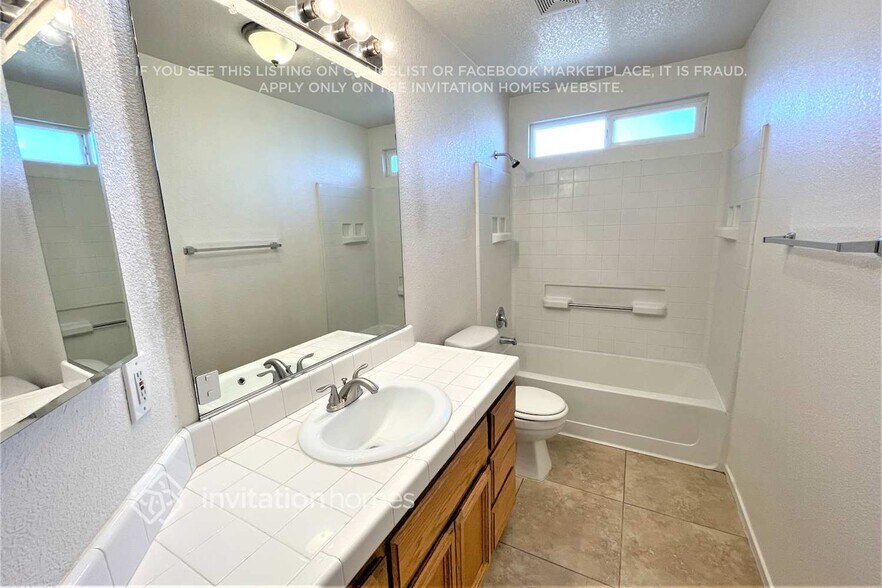 Building Photo - 1006 Breakers Ct