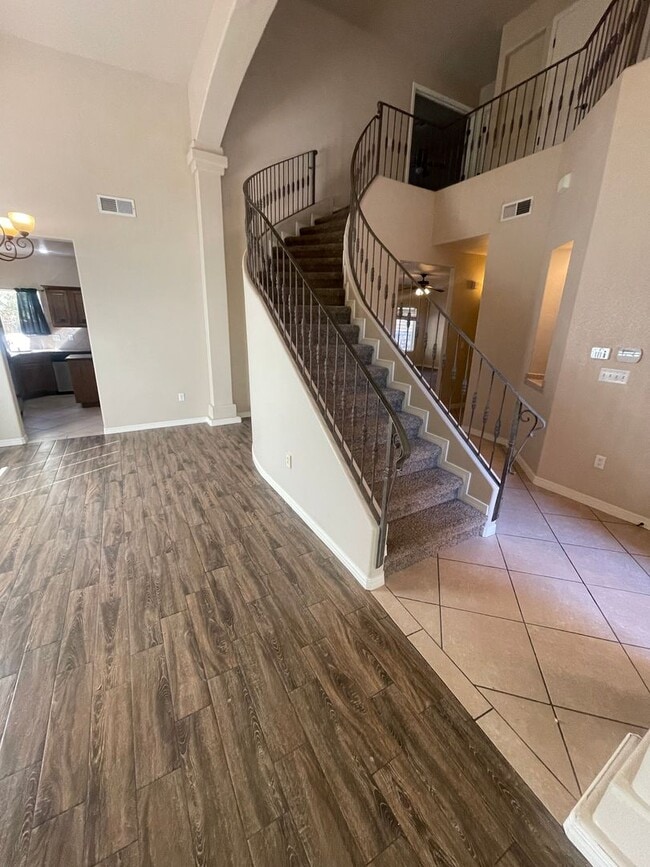 Building Photo - Lovely Spacious 4 Bedroom Home w/office space in Rinconada Area