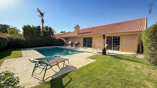 Building Photo - 78835 Lowe Dr