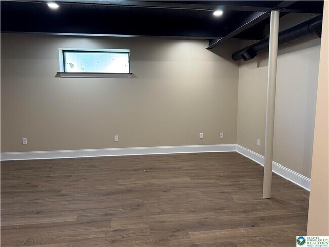 Building Photo - 330 Linden Ave