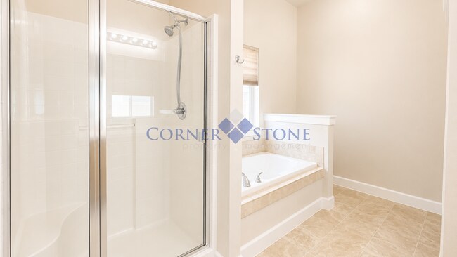 Building Photo - Immaculate Home in Pristine Meadows!