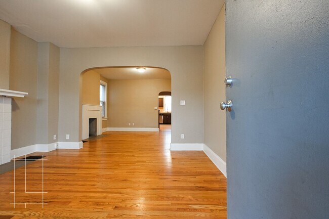 Building Photo - 1286 N 4th St