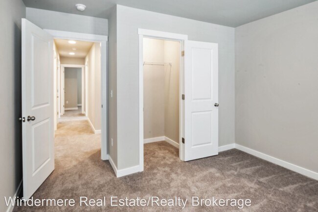 Building Photo - 4 br, 2.5 bath House - 8419 63rd St NE