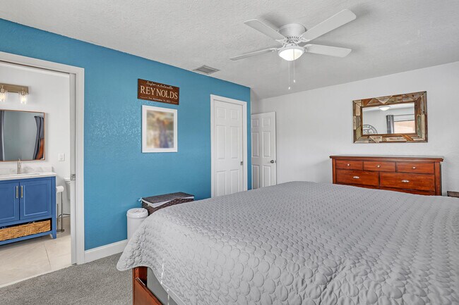 Building Photo - 1210 Skylark Ln