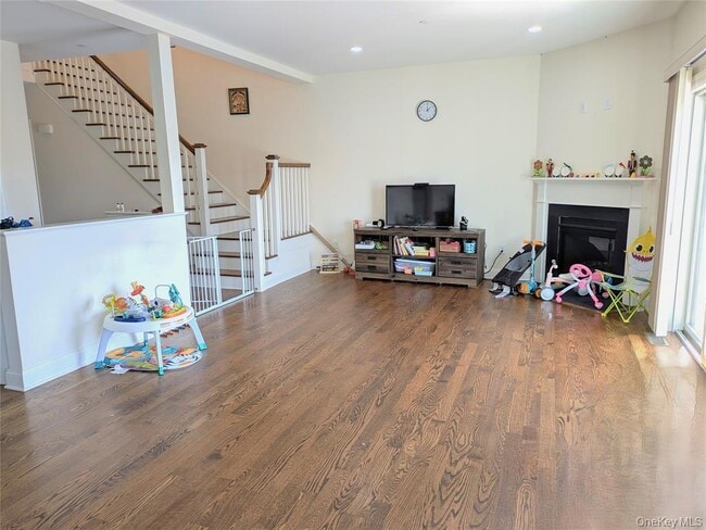 Building Photo - 304 Boulder Ridge Rd