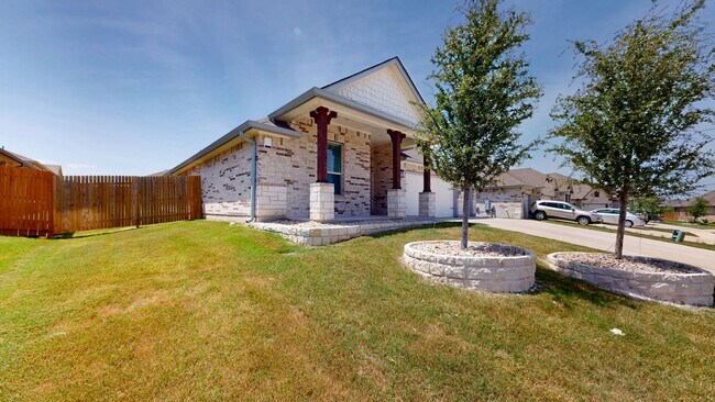 Building Photo - CHECK OUT THIS 4 BEDROOM, 2 BATH, 3 CAR GARAGE HOME IN HARKER HEIGHTS!