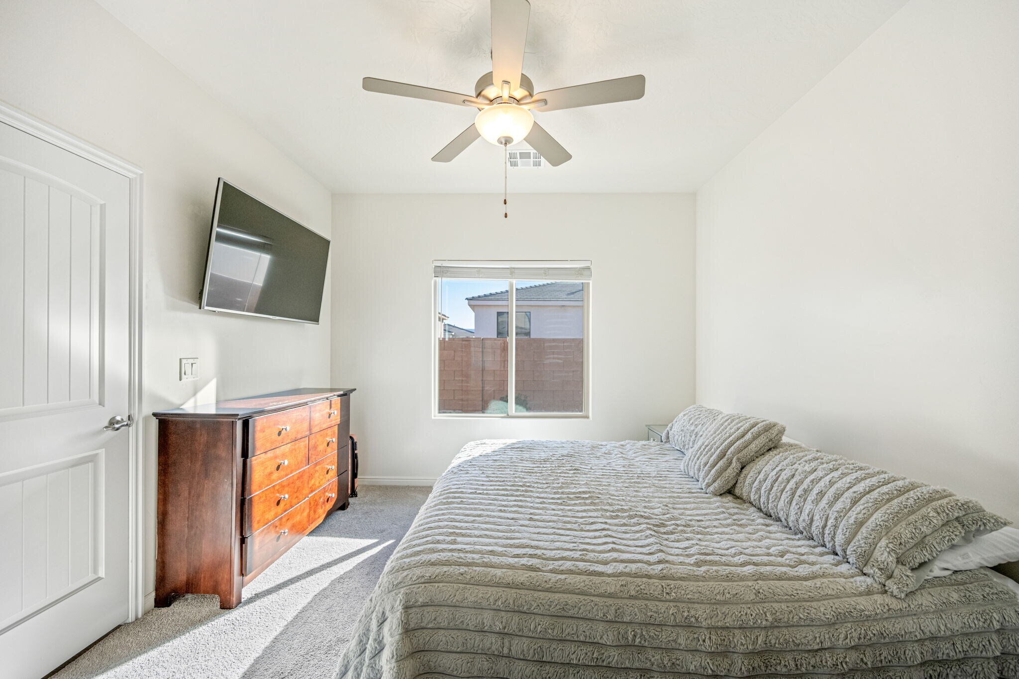 Building Photo - 1382 E White Desert Dr