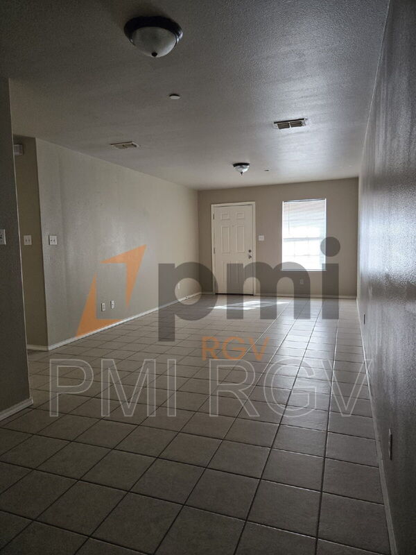 Building Photo - 2904 N 32nd St