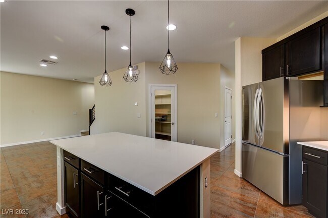 Building Photo - 7017 Pearl Hilltop Ct