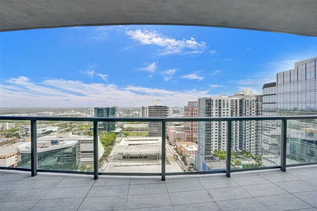 Building Photo - 100 E Las Olas Blvd