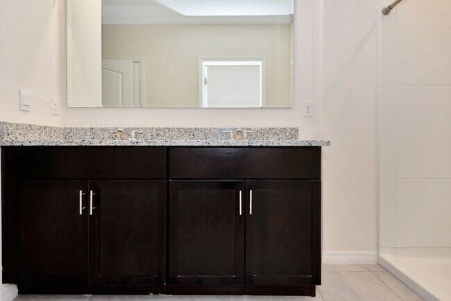 Building Photo - 35 Vista Oaks Ln