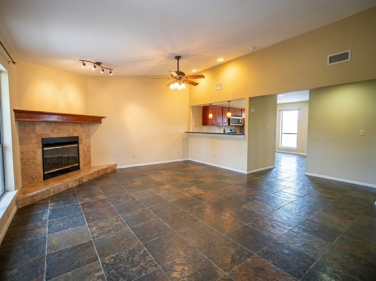 Living Room - 112 Lachite