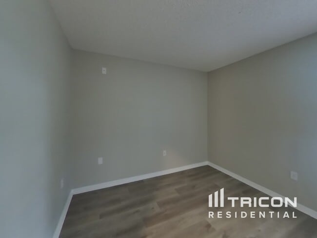 Building Photo - 1036 Malletwood Dr