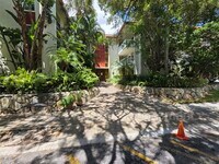 Building Photo - 1012 Pearce Dr