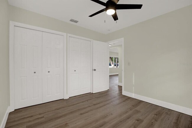 Building Photo - 1352 Parkwood St