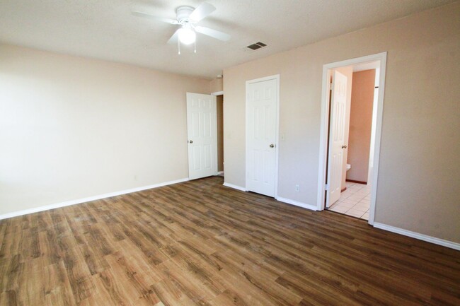 Building Photo - 3 Bedroom, 2 Bath Home in Pflugerville