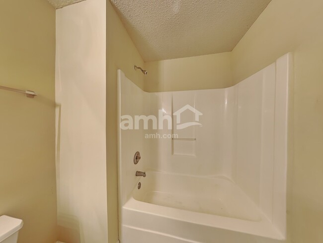 Building Photo - 112 Ventura Trl