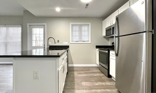 Building Photo - 120 Washington St