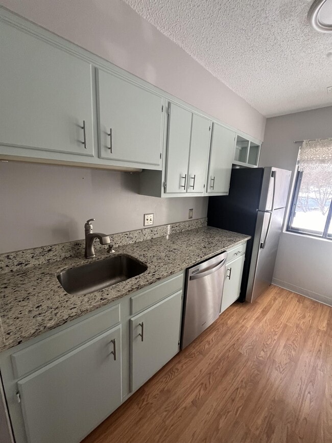 Building Photo - 59 Highwood Dr