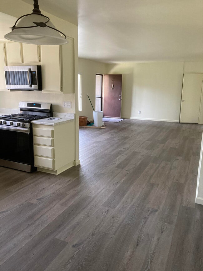 Building Photo - 12264 Chandler Blvd