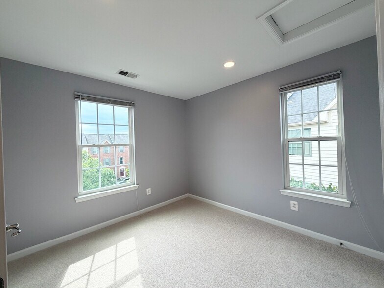 Building Photo - 14008 Cannondale Way