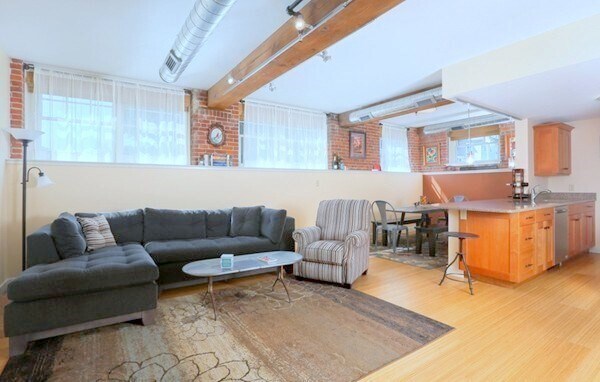 Building Photo - 22 Cottage Park Ave