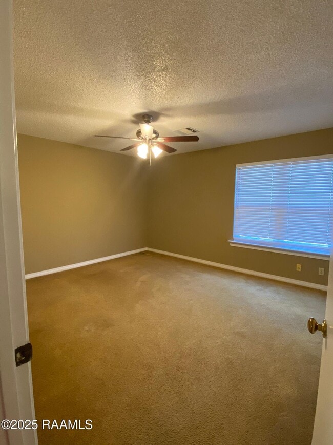 Building Photo - 108 W Whispering Pines Cir