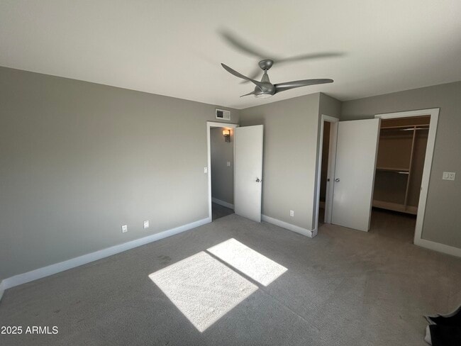 Building Photo - 2927 E Fairmount Ave