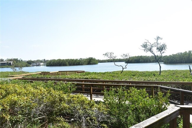 Building Photo - 1510 Pelican Point Dr