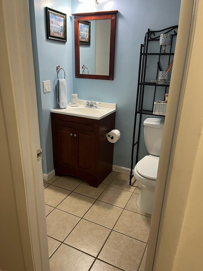 First floor bathroom - 510 NW 86th Pl