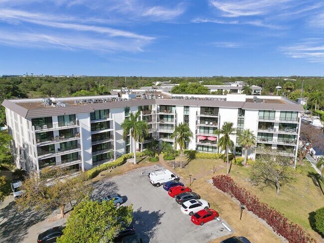 Building Photo - 1101 River Reach Dr