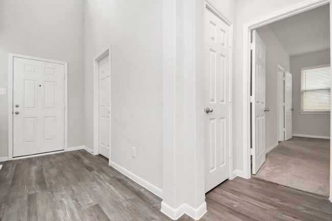 Building Photo - 424 Camino Bay Dr