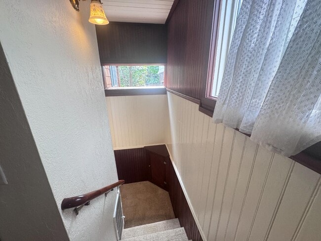Building Photo - 415 Turney St