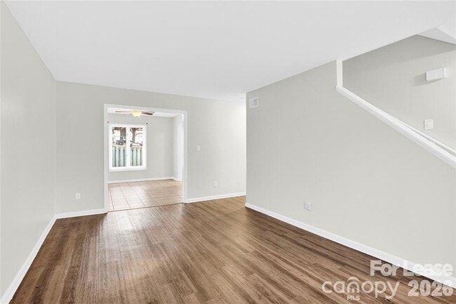 Building Photo - 1921 Mereview Ct