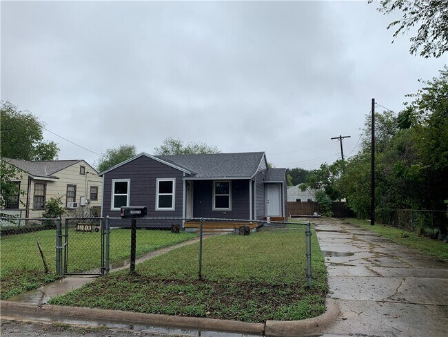 Building Photo - 610 Caddo St