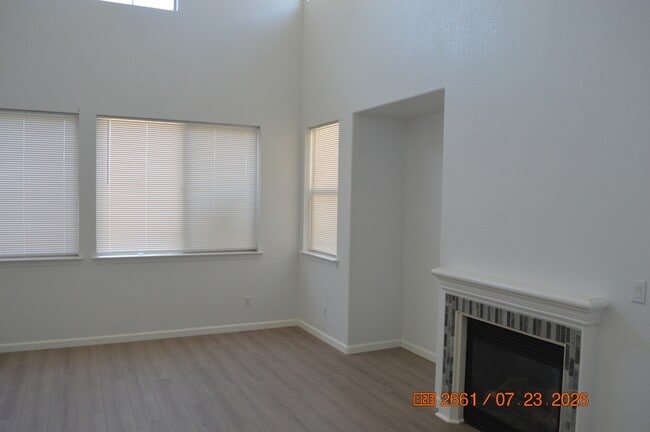 Building Photo - 16777 English Country Trail