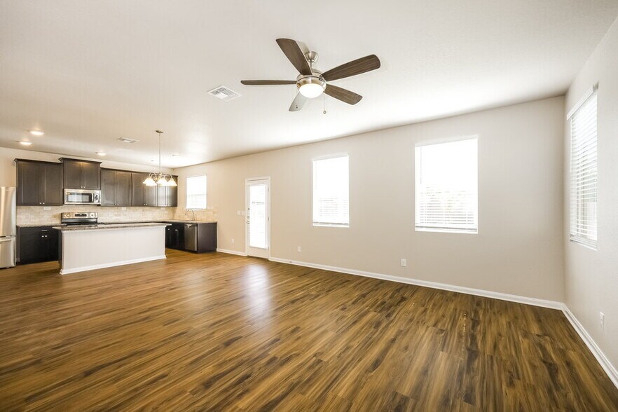 Building Photo - 8230 Broussard