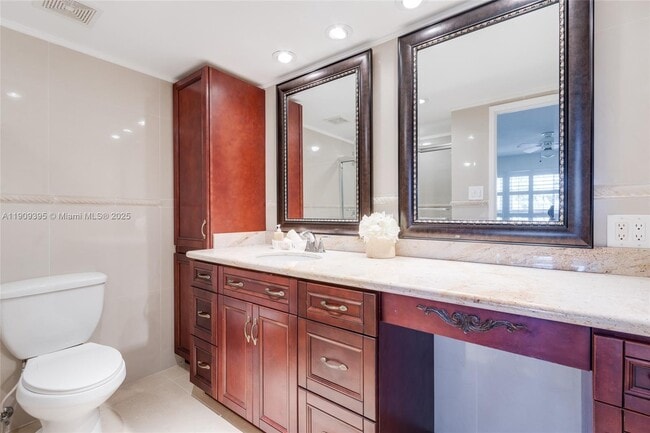 Building Photo - 2671 S Course Dr