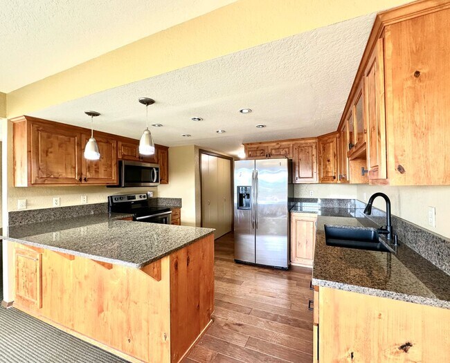 Building Photo - 2bd/2ba Kirkland Condo