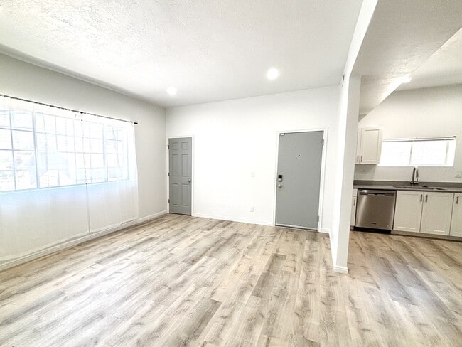 Building Photo - 1090 S 1100 E