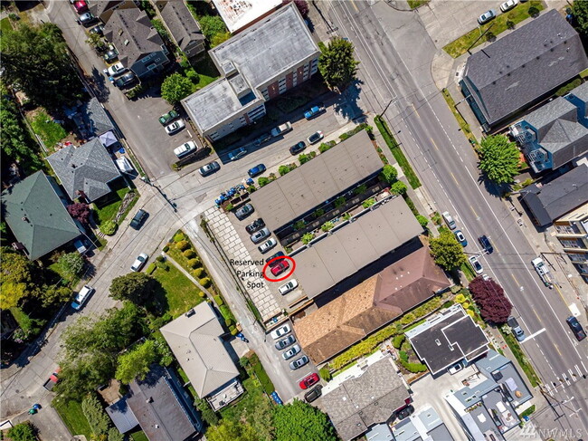 Building Photo - 7016 California Ave SW