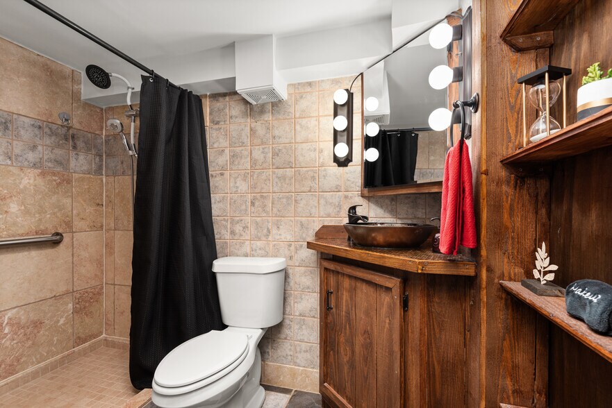 Building Photo - 1009 Little Marrowbone Rd