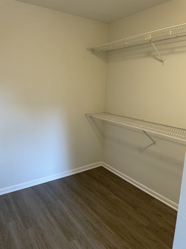 Building Photo - 145 Harvest Dr