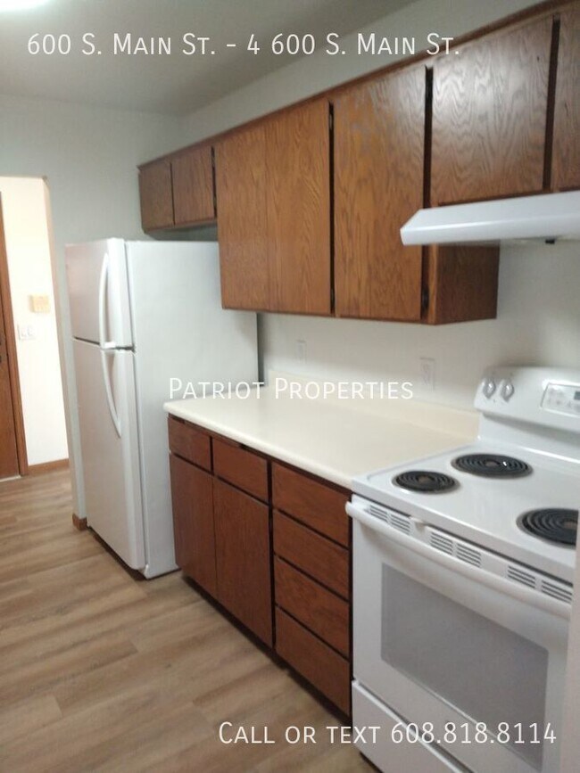 2 bedroom/ 1 bath apartment in Deerfield, WI 600 S Main St Deerfield