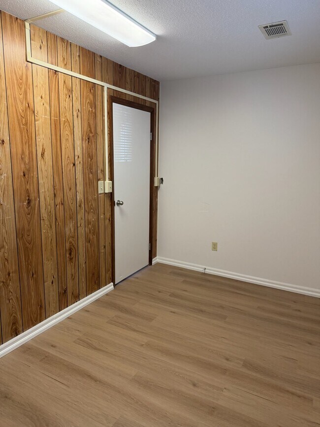 Building Photo - 2613 Cherly St