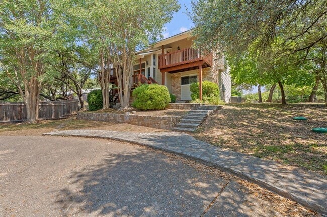 Building Photo - 2005 S Oak Canyon Rd