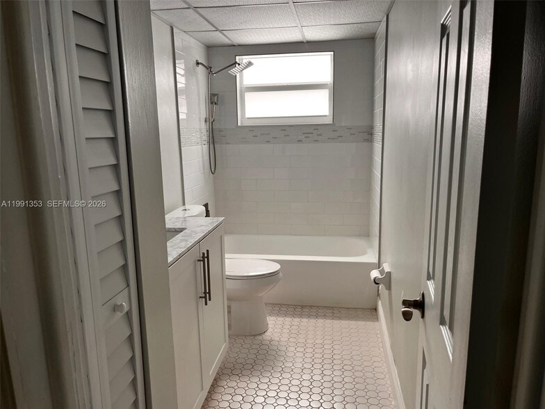 Building Photo - 210 NW 87th Ave