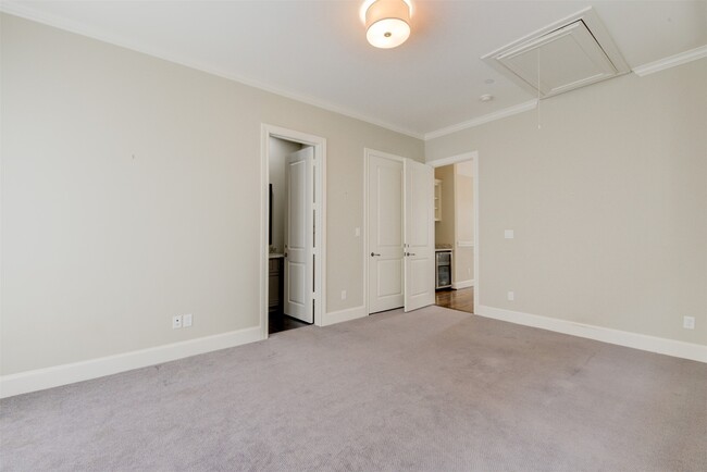 Building Photo - 6706 Morningside Dr